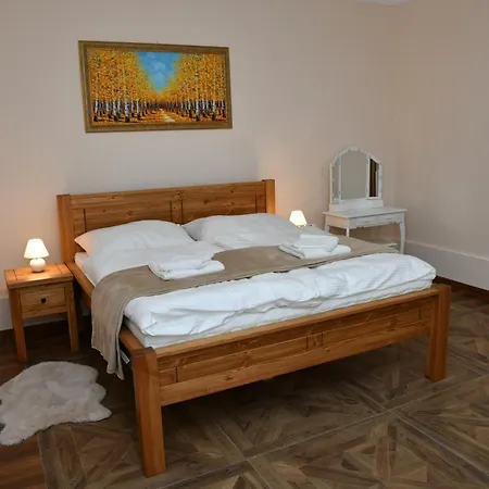 Mestiansky Dom * Čachtice